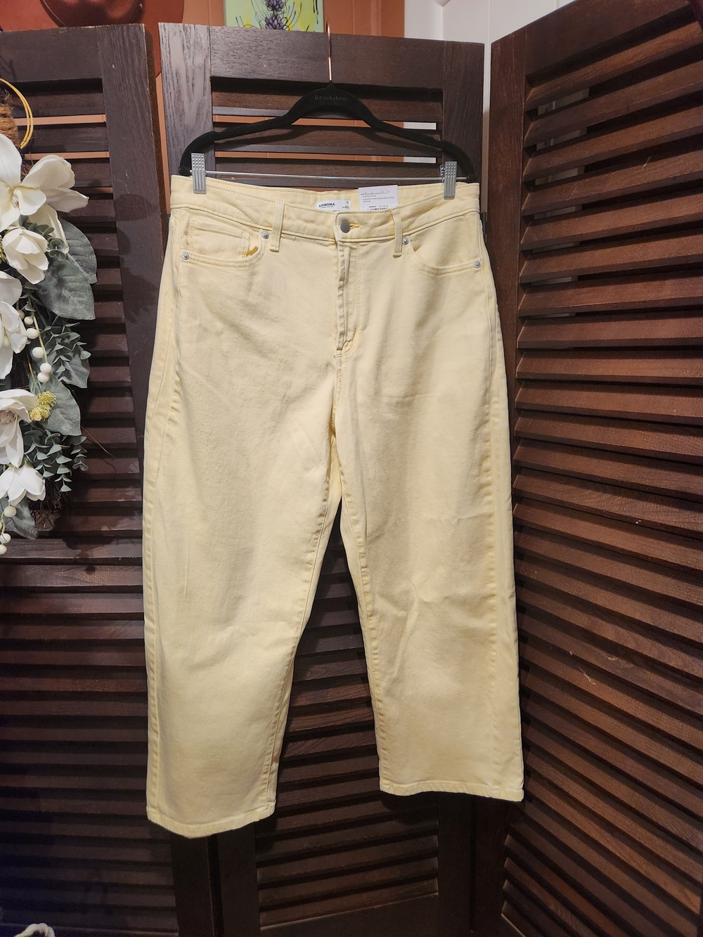 Sonoma Pale Yellow Cropped Barrel-Leg Jeans